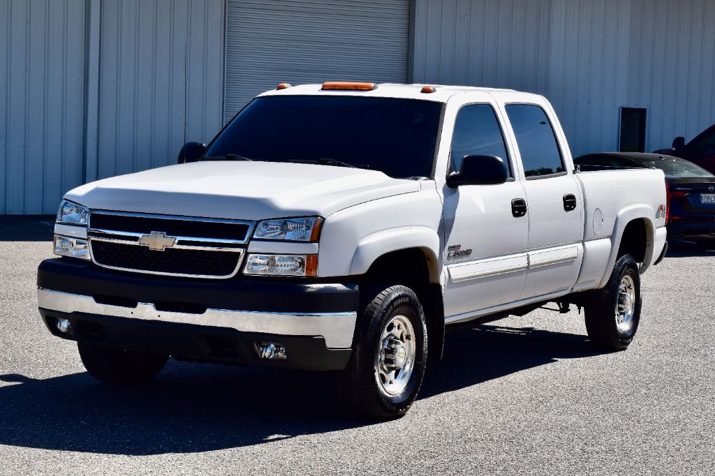 2005 Chevrolet Silverado 2500HD LT's photo