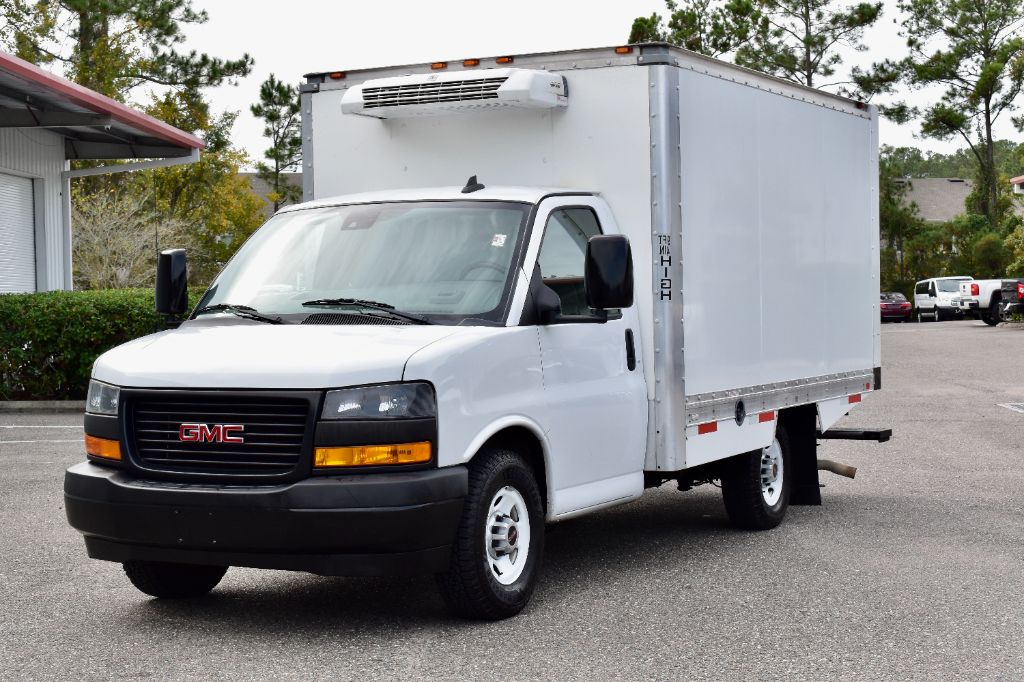 2019 GMC Savana Cutaway Work Van's photo