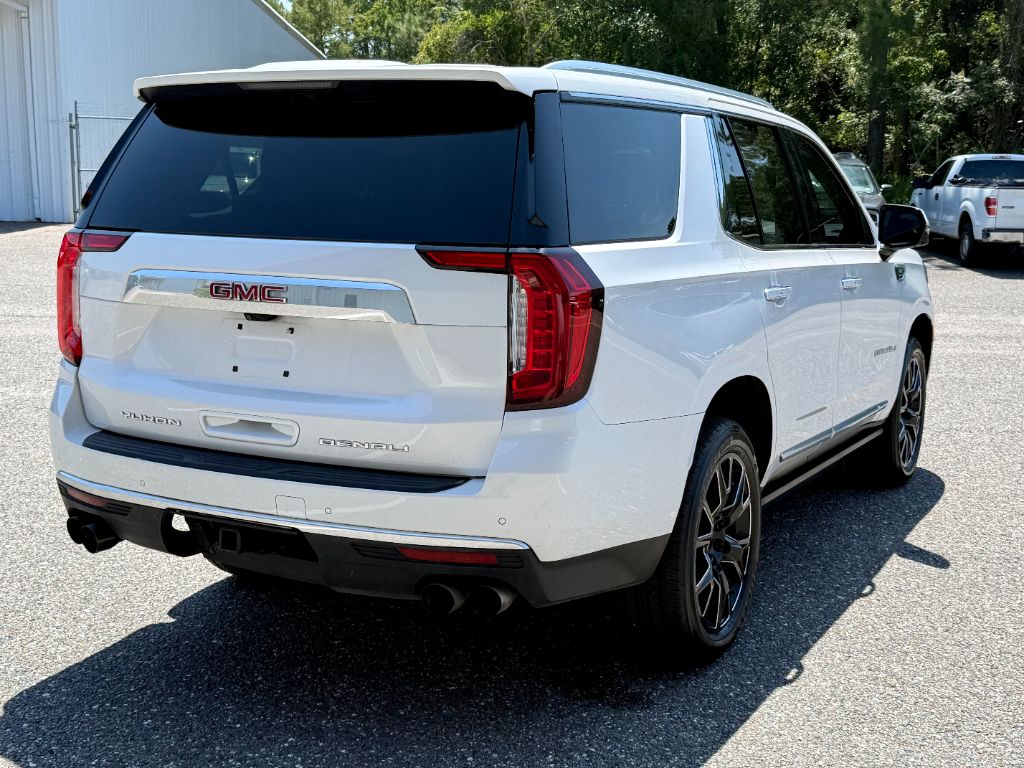 2021 GMC Yukon Denali - Photo 10