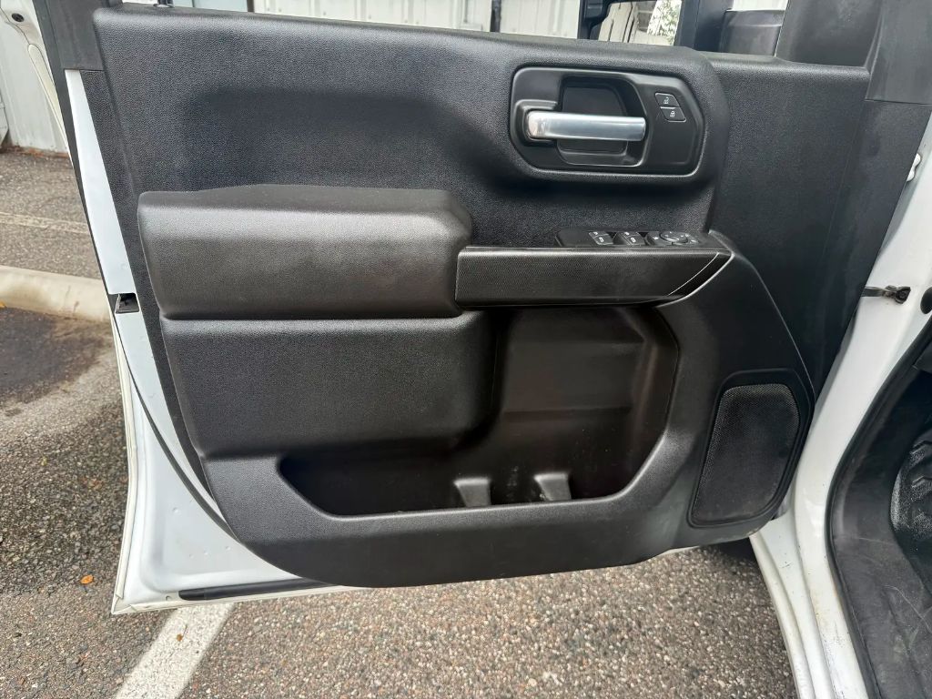 2021 Chevrolet Silverado 3500 Chassis Cab 27