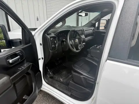 2021 Chevrolet Silverado 3500 Chassis Cab 24