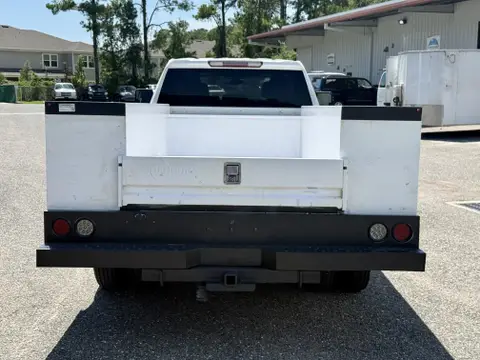 2021 Chevrolet Silverado 3500 Chassis Cab 18