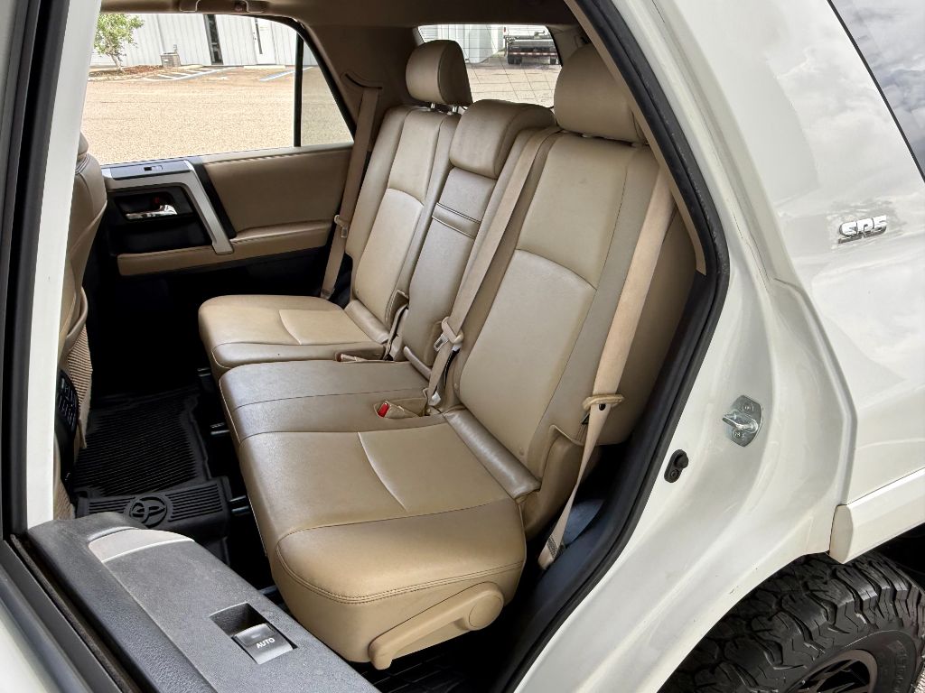 2019 Toyota 4Runner SR5 Premium - Photo 35